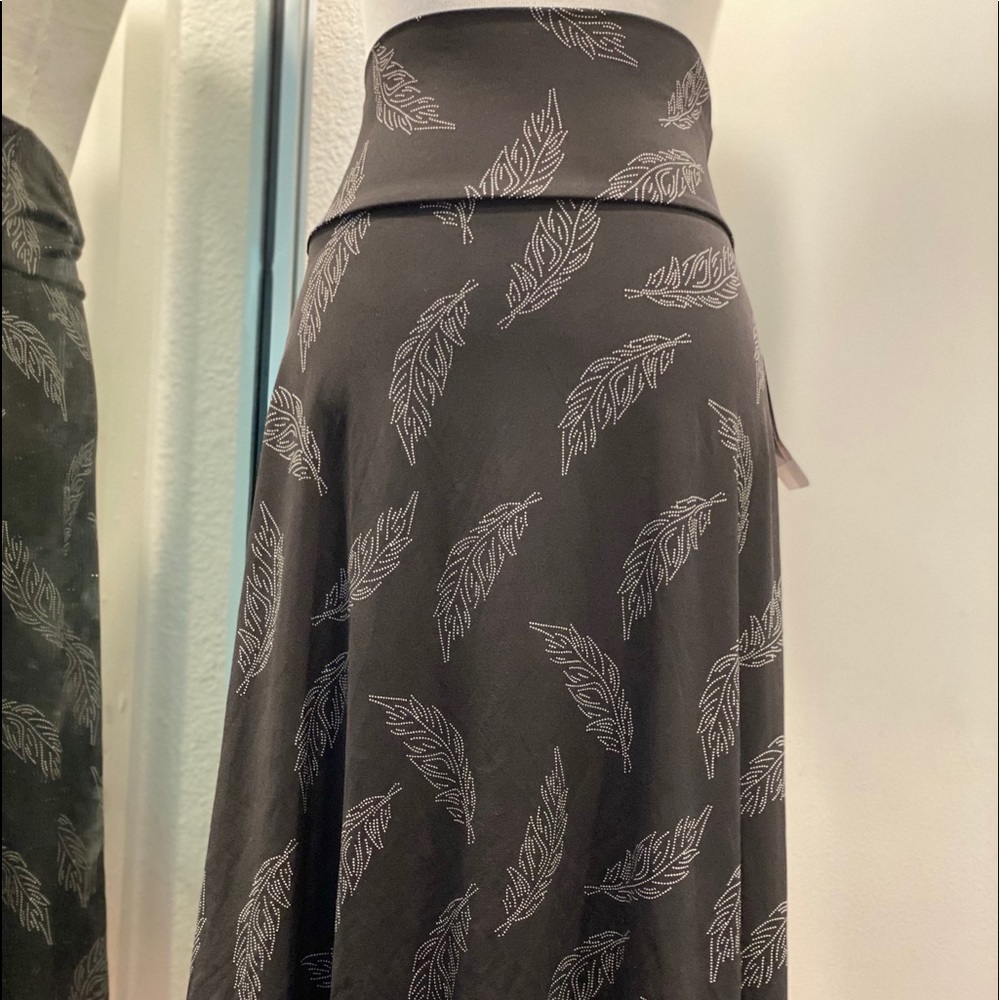 NWT Lularoe azure sz S feathers